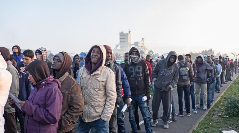 Les chiffres de l’Insee dévoilent la réalité : « Autant que les trois années précédentes réunies » accusent la France Afrique Démographie Immigration Insee la population