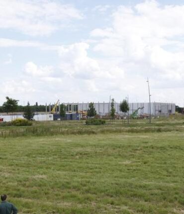 Il l&rsquo;appelle à l&rsquo;aide pour sauver son animal, mais la vraie raison va bouleverser le village