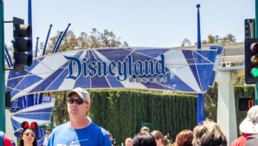 Attraction Décès Disneyland faits divers Manoir hanté Parc d'attractions