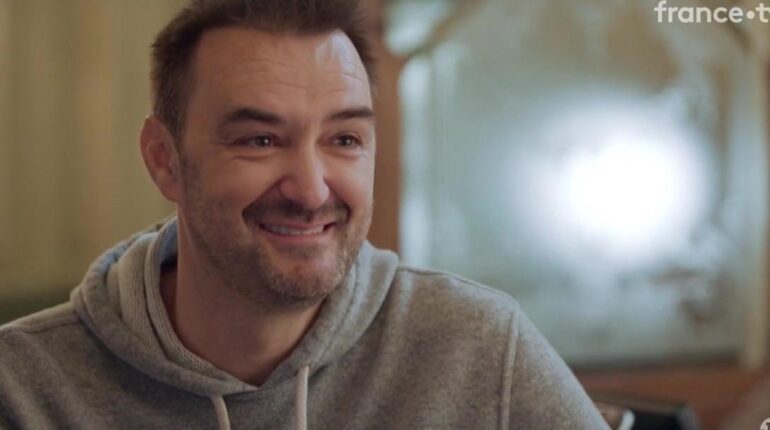 Cyril Lignac en larmes dès les adieux avec son fils : « J’ai chialé quand je suis parti » Chili Communauté gens du voyage Cyril Lignac Émotions famille Rendez-vous en terre inconnue