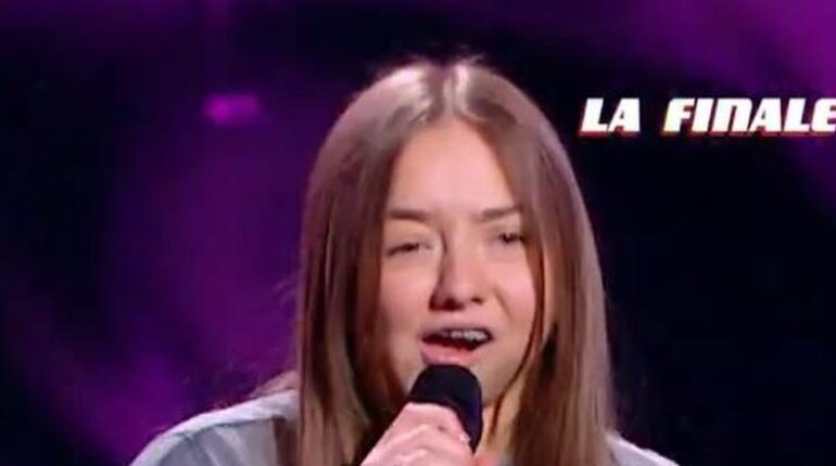 Charlotte, 15 ans, gagnante de The Voice Kids : « Après la chimio, ils m’ont enlevé la mâchoire… » Actualités musique allergie adolescence cancer inspiration résilience The Voice Kids