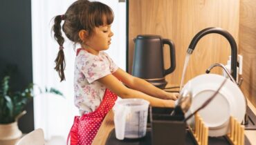 Argent liquide Éducation des enfants Mère célibataire Responsabilisation Tâches ménagères TikTok Vie de famille