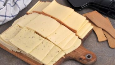 Rappel urgent : vérifiez votre frigo, ces fromages à raclette d’Aldi, Auchan et Grand Frais peuvent vous rendre malade Boissons énergisantes Consommation fromage Raclette Rappel produit Sécurité alimentaire
