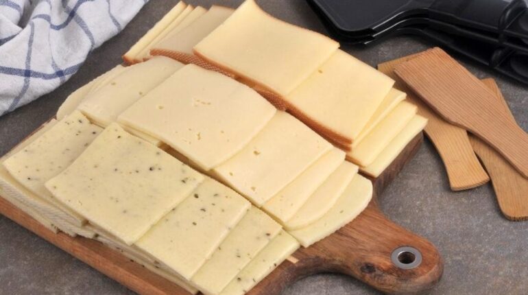 Rappel urgent : vérifiez votre frigo, ces fromages à raclette d’Aldi, Auchan et Grand Frais peuvent vous rendre malade Boissons énergisantes Consommation fromage Raclette Rappel produit Sécurité alimentaire