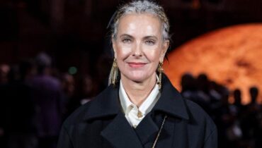 Amour moderne Carole Bouquet Ces actrices Cinéma coiffures Emily Deschanel Transformation capillaire