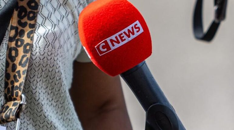 CNews injustice les médias sociaux Nicolas Sarkozy Régulation Sarcome