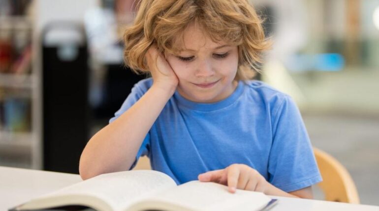 À l’entrée au CP, ces 15 mots du quotidien que la moitié des enfants ne connaissent pas Apprentissage CP éducation enfance Scolarité Vocabulaire