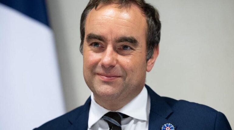 RSA : cette catégorie de Français touchera bien 969€ le 5 décembre, la condition méconnue pour en bénéficier accusent la France Anniversaire de mariage Foyers modestes l'aide sociale Prestation sociale Revenu minimum