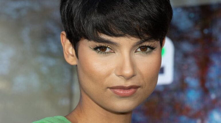 Miss Univers 2025 : L’escapade secrète d’Eve Gilles avec les candidates pour cette raison inattendue 12 célébrités qui ont pu se réincarner sans même s’en rendre compte Communauté gens du voyage Concours de beauté Eve Gilles Miss Univers Thaïlande