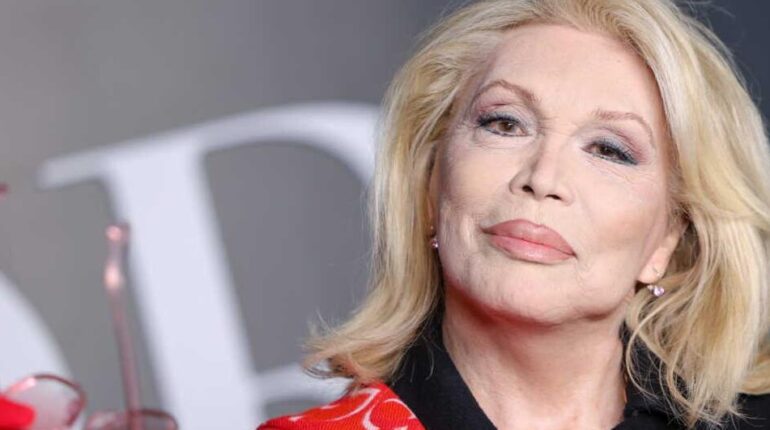 Actes de Courage Actualités musique Amanda Lear confidences Brigitte Macron Curiosité