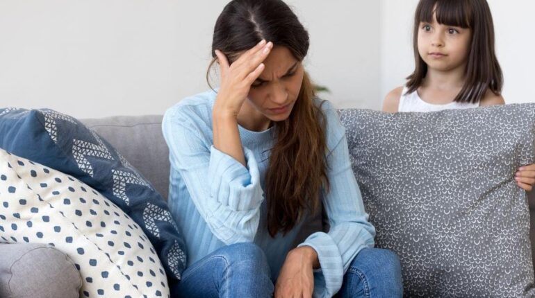 Aides Sociales Austérité budgétaire Famille nombreuse Finances personnelles Mère célibataire Parentalité vie quotidienne