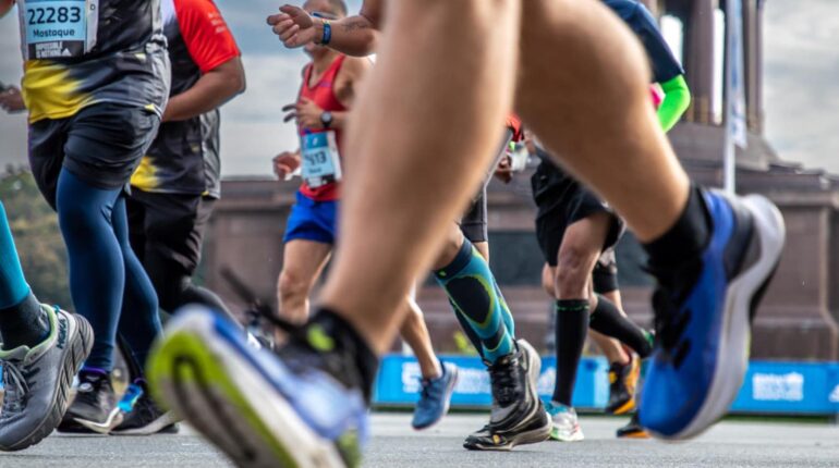 À 100 mètres de l’arrivée du marathon Nice-Cannes, le drame qu’aucun coureur n’imagine Actualités sportives Course à pied Décès drame Marathon Nice-Cannes
