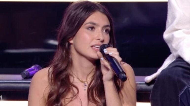 Ema révèle enfin pourquoi elle a dit « Je préférais partir » devant Léane Actualités musique Âge de départ Allemagne Démission Nouveaux projets Star Academy