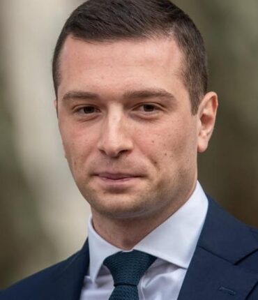Jordan Bardella dévoile enfin sa vision radicale de la nationalité française : « S&rsquo;hérite ou se mérite »