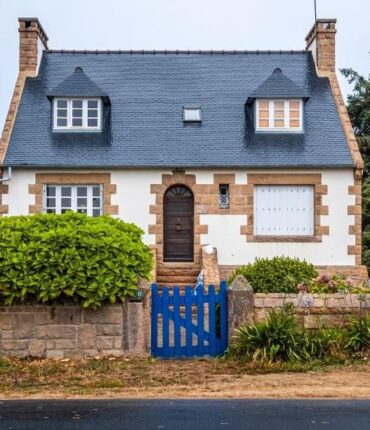 À 73 ans, cette méthode radicale qu’elle a choisie pour récupérer sa maison : la révélation sur ce que fait son locataire depuis des mois