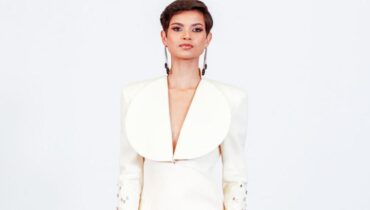 Amour moderne Concours de beauté Eve Gilles Miss France 2016 et ses minis tresses collées Miss Univers Thaïlande