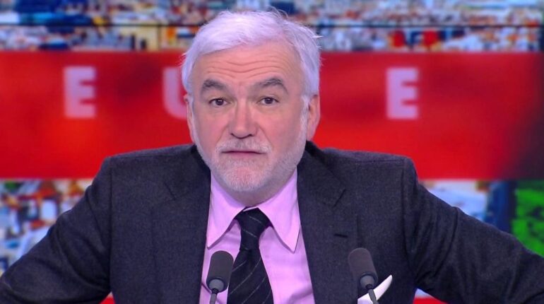 accusent la France actualité politique France Aurore Bergé débat internautes gouvernement Pascal Praud