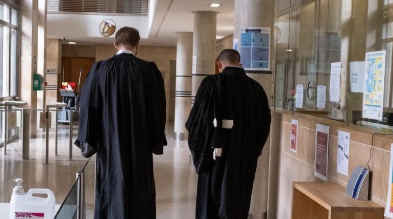 74.000 € reçus par erreur, sa réaction face à l’employeur laisse sans voix : « J’ai le droit de… » Argent liquide Droit du travail Employeurs Erreur bancaire injustice procès Salariés