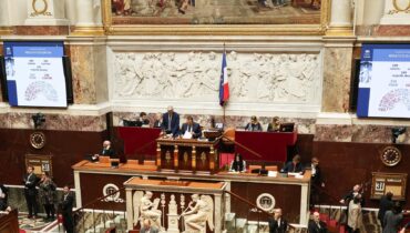 accusent la France Aides Sociales Austérité budgétaire Familles Prime de Noël Sécurité sociale