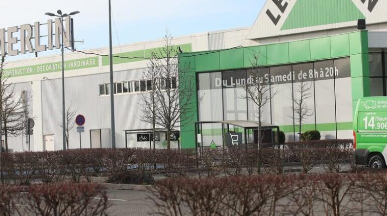 Leroy Merlin condamnée après la mort d’une cliente : « 300 kg de panneaux lui sont tombés dessus… » Abolition peine de mort accident Condamnation contrôles de sécurité injustice Leroy Merlin