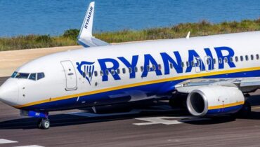 Face aux 70€ de frais réclamés par Ryanair, il a une idée radicale : « J’ai préféré détruire ma valise… »