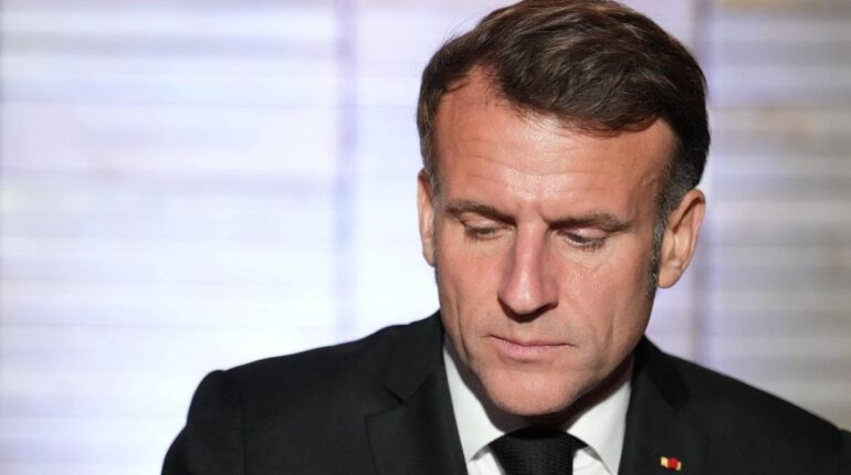 accusent la France Armée Défense animale Emmanuel Macron Jeunesse Service militaire volontaire