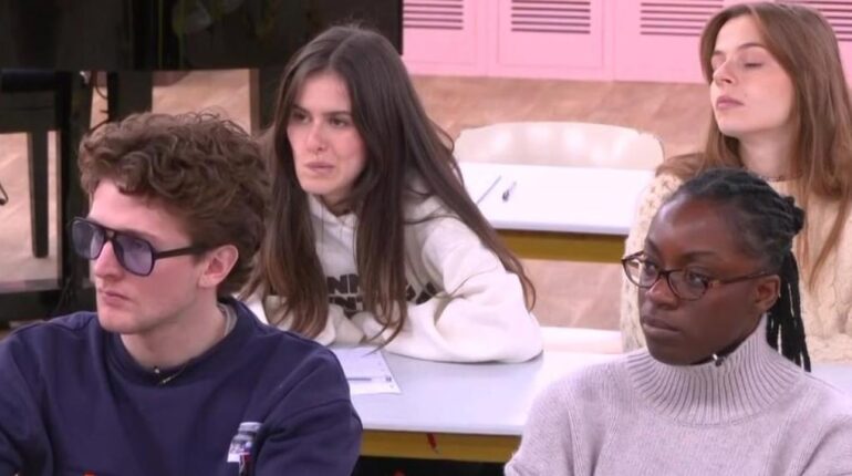 Star Academy 2025 : cinq élèves manquent le cours d’anglais, les téléspectateurs dénoncent un « manque de respect » Absences Actualités musique divertissement Émission de télé-réalité Plus de respect de la vie privée Star Academy