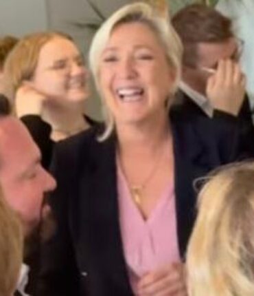 Marine Le Pen s&rsquo;affiche joyeuse avec des seniors à Hénin-Beaumont : « Malgré tout ça, je… »