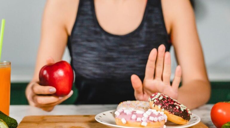 Alimentation saine bien être Boissons énergisantes influenceuse sans sucre santé nutrition transformation corporelle