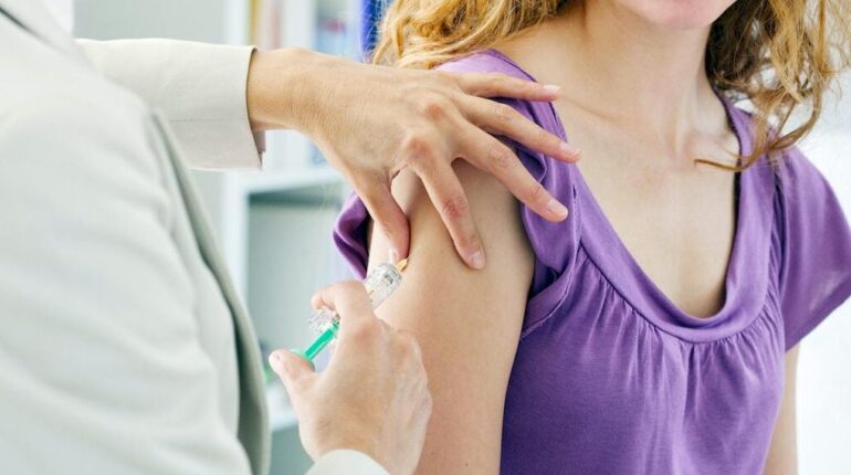 La nouvelle mesure qui va protéger vos enfants : deux vaccins gratuits proposés dans tous les collèges allaité trois enfants Boissons énergisantes Bourse collège prévention vaccination obligatoire Vaccins gratuits