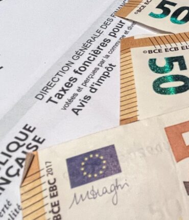 Vous avez l&rsquo;électricité et une baignoire ? Votre taxe foncière va flamber en 2026