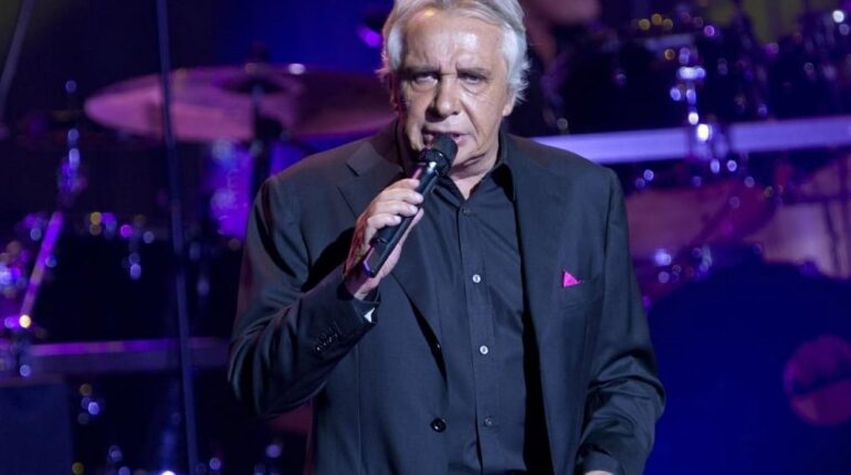 Michel Sardou sort du silence sur Marine Le Pen : « Elle dit beaucoup de… » actualité politique France Actualités musique liberté d'expression Marine Le Pen Michel Sardou Rassemblement National