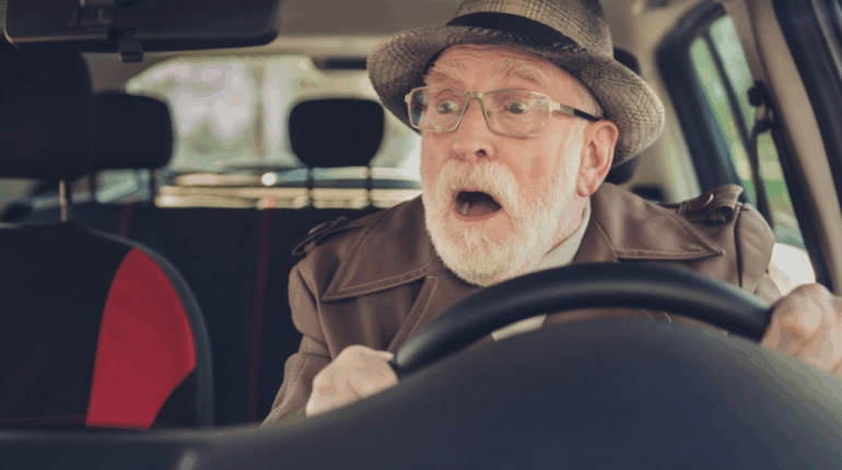 À partir de 65 ans, le permis de conduire change radicalement : voici ce qui vous attend dès 2030 Actes de Courage Conducteurs seniors Mobilité Permis de conduire Réforme routière Sécurité routière Union Européenne