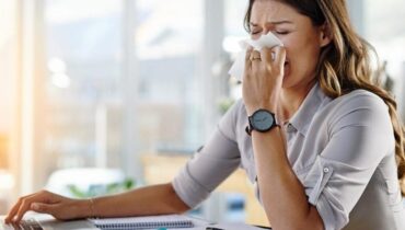 Cette interdiction que votre collègue malade ignore peut vous coûter cher