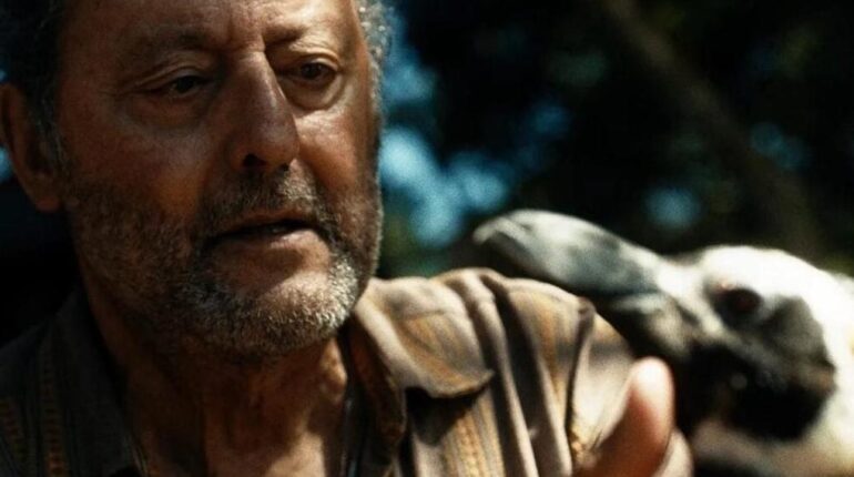 Jean Reno révèle ce détail bouleversant sur son rôle : « Les larmes coulaient toutes seules… » Amitié homme-animal Cinéma familial Documentaire Netflix Drame sentimental Jean Reno Mon ami le petit manchot