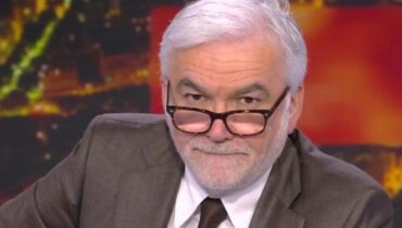 CNews Complément d'enquête Journalisme les médias sociaux Pascal Praud