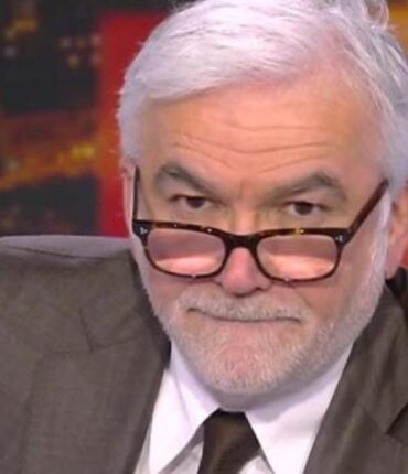 Pascal Praud furieux contre Complément d&rsquo;enquête : « Les petits moutons ! », il dénonce une campagne orchestrée