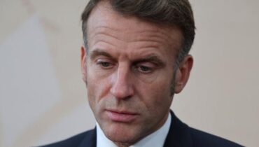 allocation de rentrée scolaire années lycée éducation Emmanuel Macron Interdiction de fumer Téléphone portable