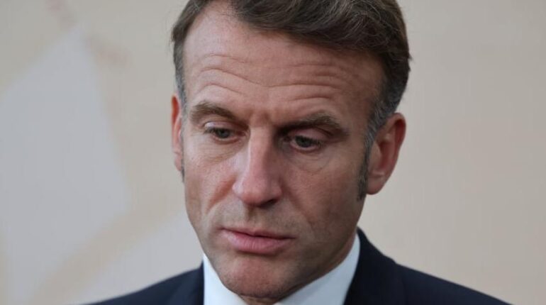 allocation de rentrée scolaire années lycée éducation Emmanuel Macron Interdiction de fumer Téléphone portable