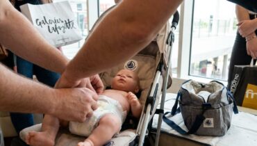 Bébés reborn Communauté en ligne Deuil périnatal Infertilité Poupées réalistes Soutien émotionnel Tendance sociale