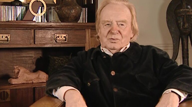 Pierre Vial est mort à 97 ans : retour sur la carrière du mage des « Visiteurs », sociétaire honoraire de la Comédie-Française Acteur français Cinéma Comédie-Française Les Visiteurs Pierre Vial théâtre