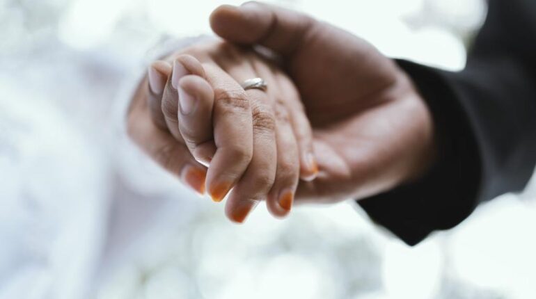 Seine-et-Marne : Un maire démissionne plutôt que célébrer le mariage d’un homme sous OQTF, malgré l’ordonnance du tribunal Anniversaire de mariage Démission injustice Mairie OQTF Seine-et-Marne