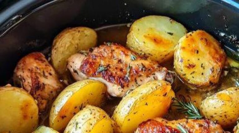 Cuisine réconfortante Mijoteuse Plat familial Pommes de terre Poulet Recette facile