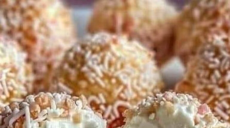 Choux crème fraîche Dessert fruits rouges Pâtisserie Recette facile