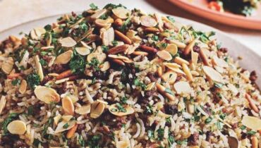 Hashweh libanais : riz parfumé à l&rsquo;agneau, pignons grillés et 7 épices – la recette authentique