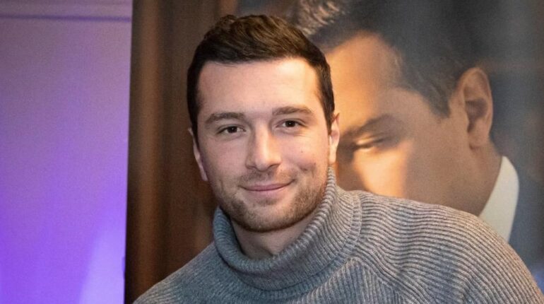 Jordan Bardella avoue sa consommation excessive de sucreries : les dentistes alertent sur les risques pour l’émail Actualités politiques alimentation Boissons énergisantes bucco-dentaire Jordan Bardella Nutrition enfant sans sucre