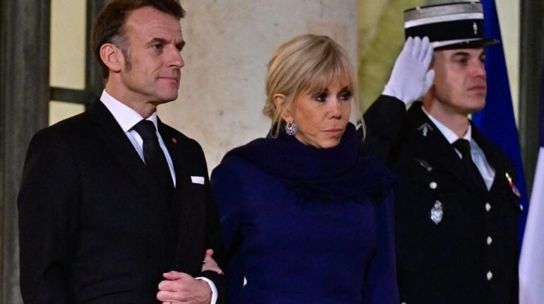 Brigitte Macron filmée à son insu : Cyril Hanouna révèle que Tiphaine Auzière a vu la personne enregistrer Brigitte Macron Cyril Hanouna Jarry polémique jeu vidéo Première dame Tiphaine Auzière