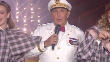 Concours de beauté divertissement Élection 2032 Jean-Pierre Foucault Miss France 2016 et ses minis tresses collées