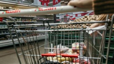 expérience client Faustine Bollaert geste commercial hébergement le sol de ce supermarché panne informatique