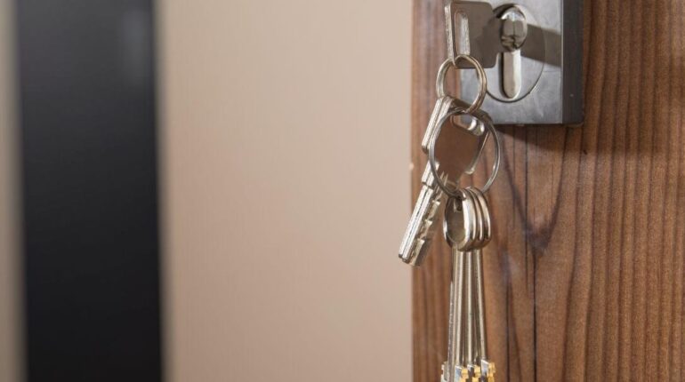 Droits des propriétaires Expulsion injustice Loi anti-squat Procédure légale violence